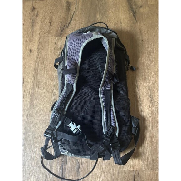 Osprey Daylite Everyday Backpack Grey Lightweight - Glacier National Park Patch - Picture 1 of 5